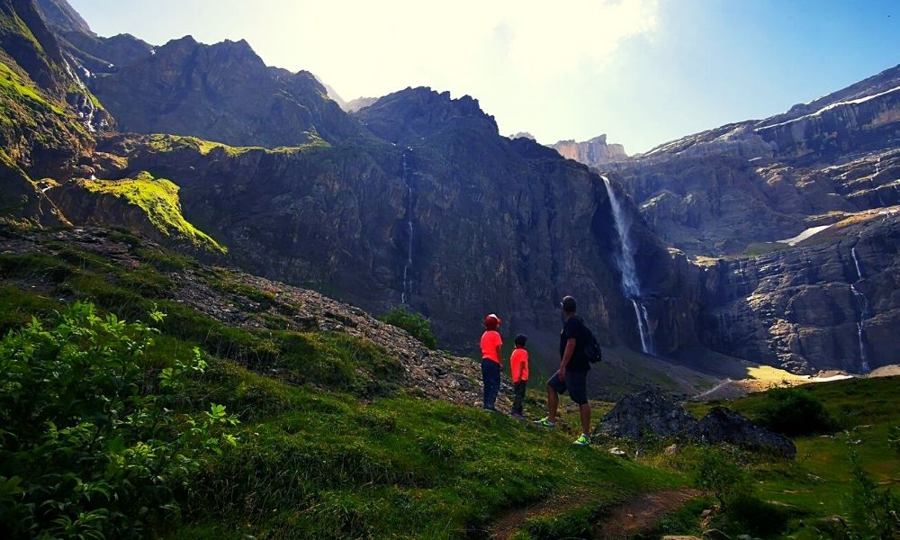 Family hikes with kids