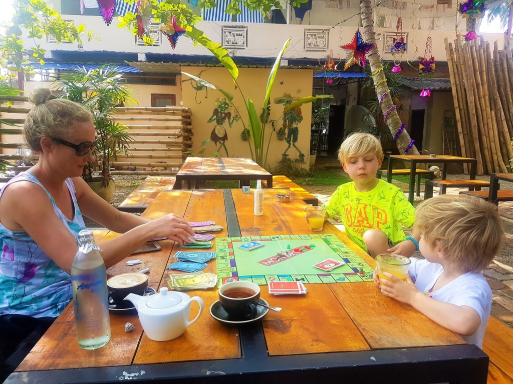 We grabbed a Monopoly set from our guest house and had a leisurely breakfast @ Bedspace Cafe in Unawatuna
