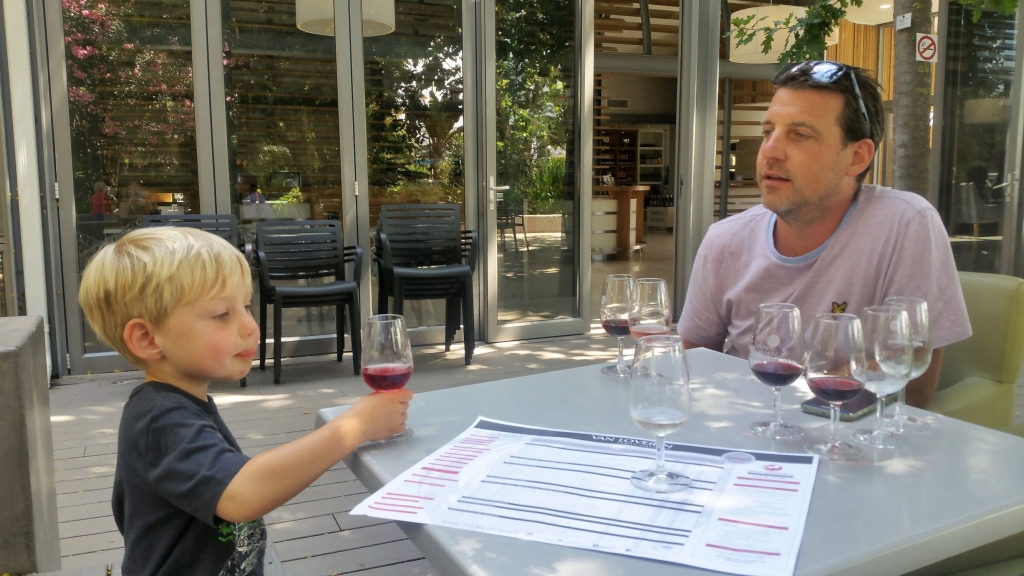 Family friendly wine tasting at Van Loeveren wine estate