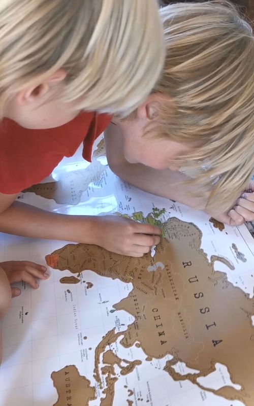 Scratch off map - a great travel gift for men to use with their kids.