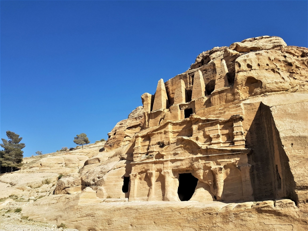 visiting Petra with kids: Bab al Siq