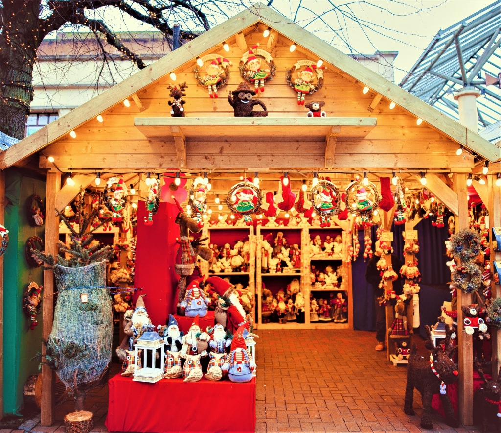 The 13 Most Magical Things to do at Christmas in London with Kids 10 Traditional Christmas market chalet