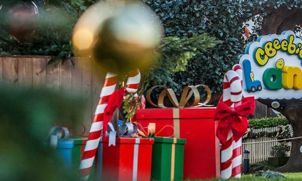 16 Top Ideas for Family Christmas Breaks in the UK 2021 16 Santa's Sleepover at Alton Towers