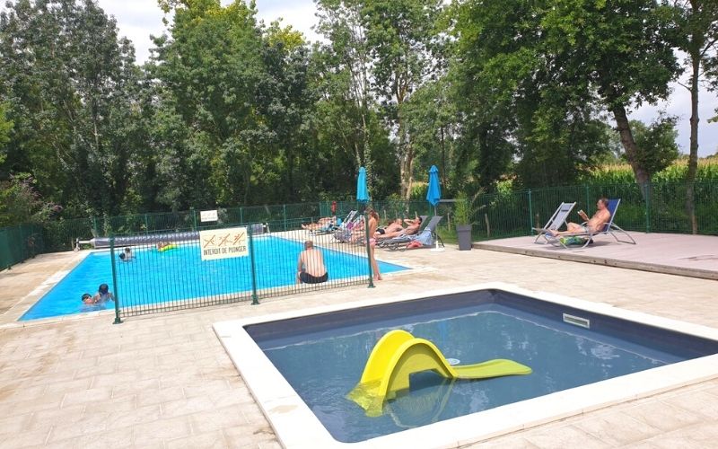 The pool area at Flower Campings La Venise Verte