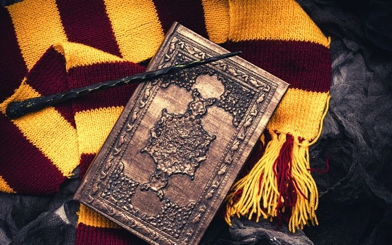 Harry Potter scarf and spell book