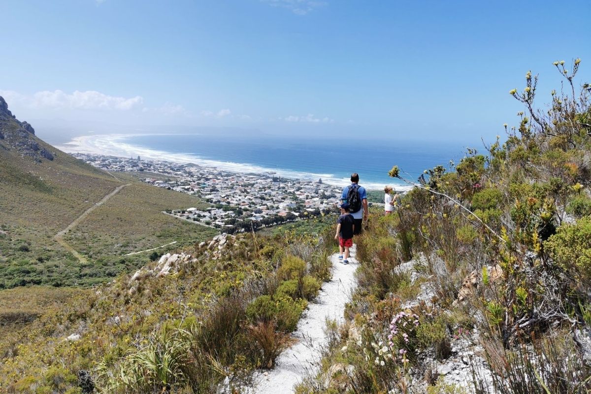 Views of the ocean while hiking with kids in the Fernkloof Nature Reserve in Hermanus
