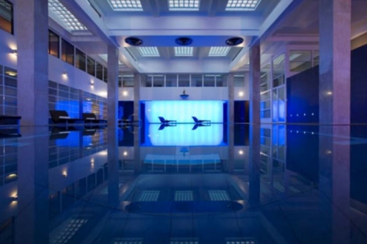 The swimming pool at the Dolphin House Serviced Apartments.
