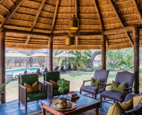 Lounge area at Jackalberry Lodge in Thornybush Game Reserve.